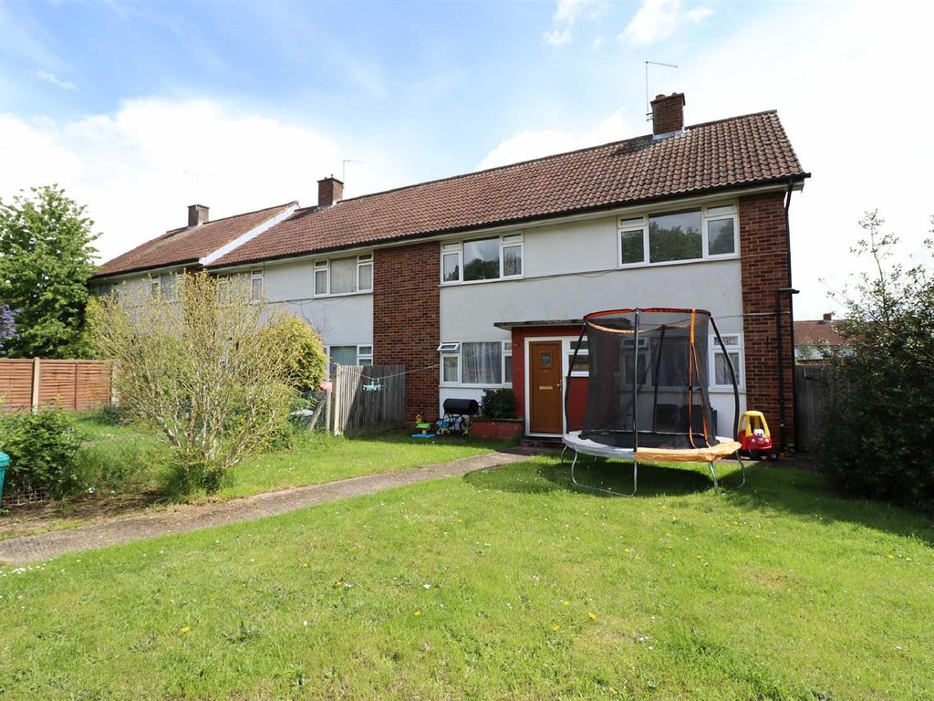 2 bed for sale in Southbourne Gardens, Ruislip Manor