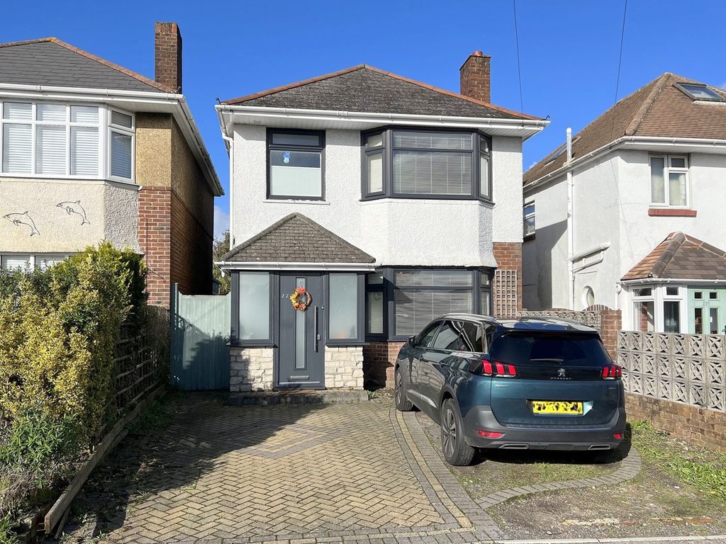 3 bed detached house for sale in Churchill Road, Parkstone, Poole BH12