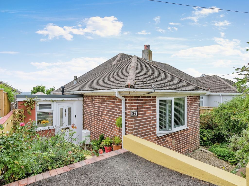 2 bed semidetached bungalow for sale in Darwin Crescent, Crabtree