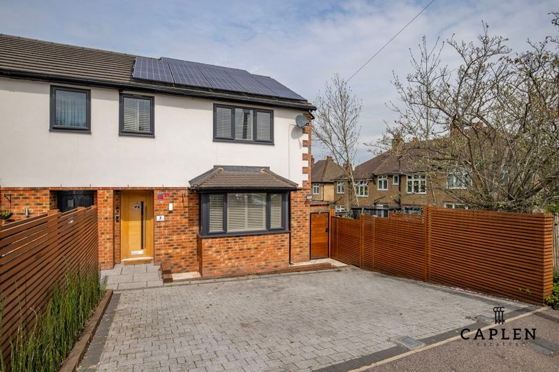 3 bed semidetached house for sale in Station Way, Buckhurst Hill IG9