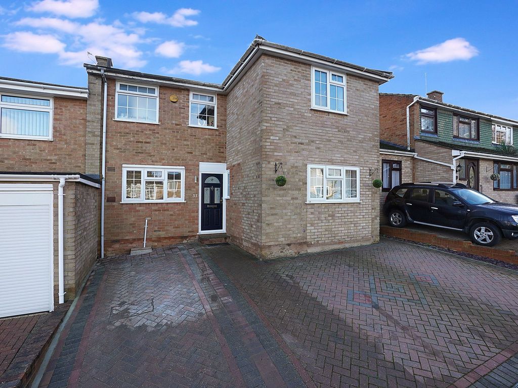 4 bed end terrace house for sale in Polhill Drive, Walderslade, Chatham