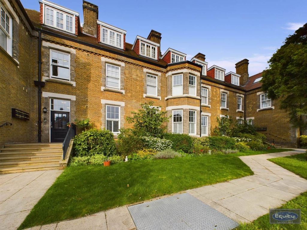 2 bed flat for sale in Martin Drive, Stone, Kent DA2, £295,000 Zoopla