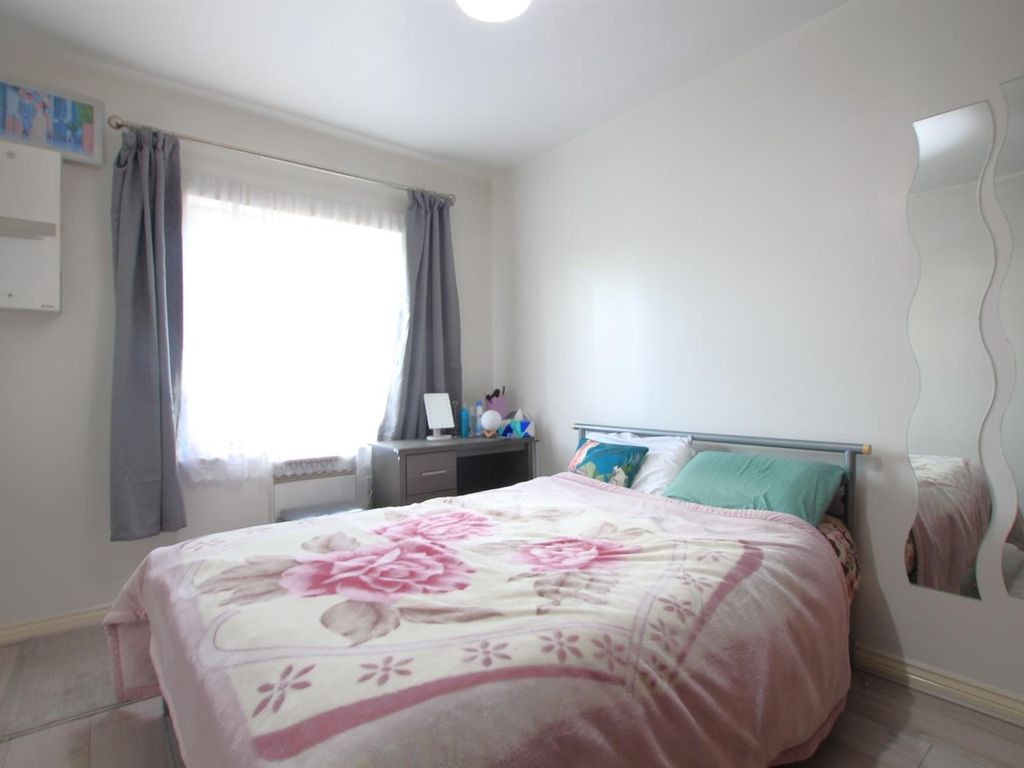 1 bed flat to rent in Blackburn Way, Hounslow TW4 Zoopla