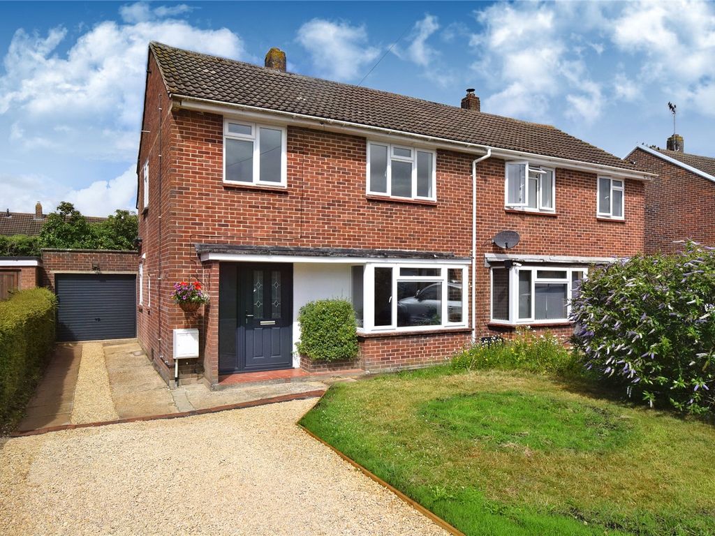 3 bed semidetached house for sale in Blyth Avenue, Thatcham, Berkshire