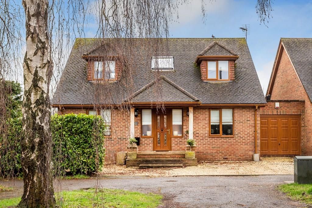 4 bed property for sale in Cannon Way, Fetcham KT22 Zoopla