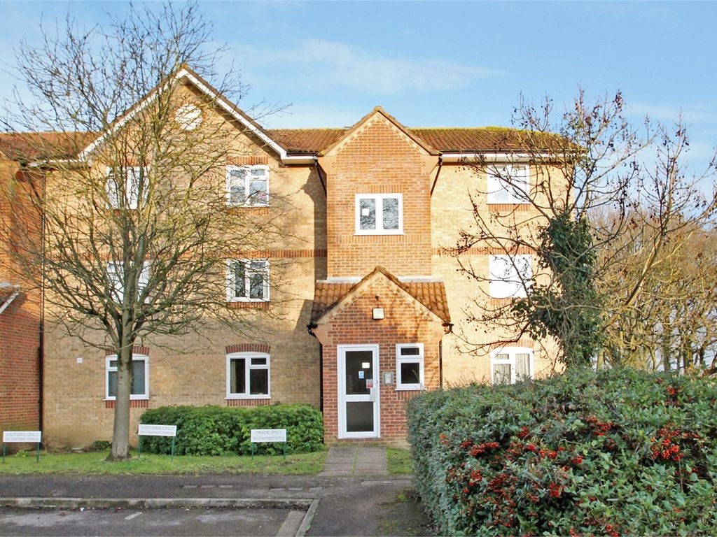 1 bed flat to rent in Gainsborough Road, Hayes, Middlesex UB4 Zoopla