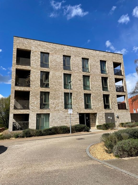 2 bed flat to rent in Aldenham Court, 1 Brannigan Way, Edgware, Greater