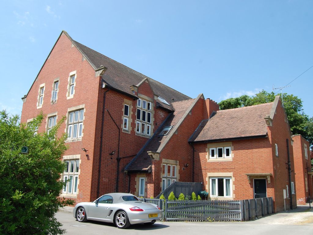 2 bed block of flats to rent in Welbeck House, Old Green Close