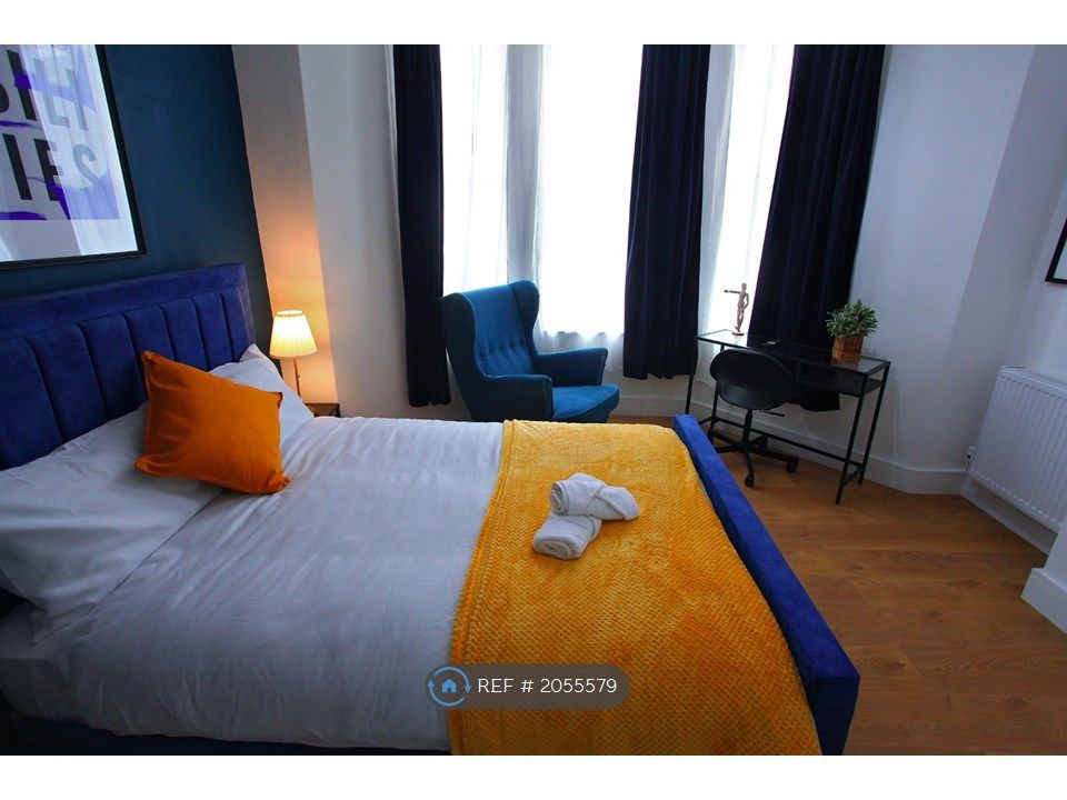 Room to rent in Hartington Street, BarrowInFurness LA14, £628 pcm