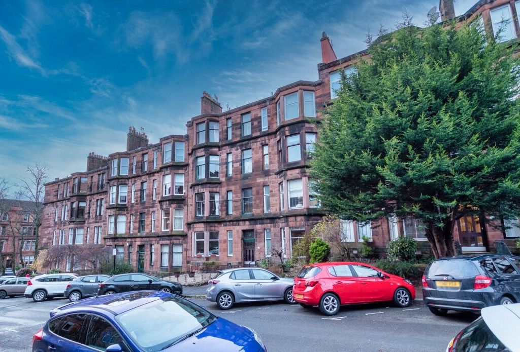 2 bed flat to rent in Novar Drive, Hyndland, Glasgow G12, £1,050 pcm