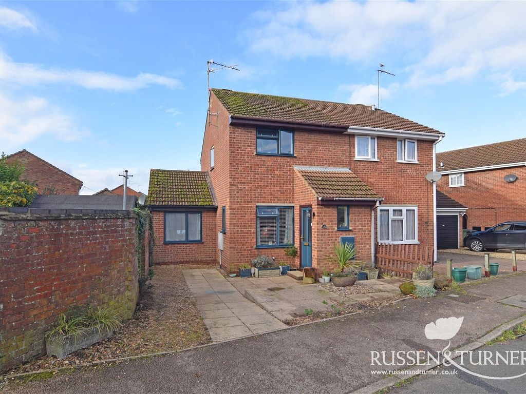 3 bed semidetached house for sale in Pingles Road, North Wootton, King