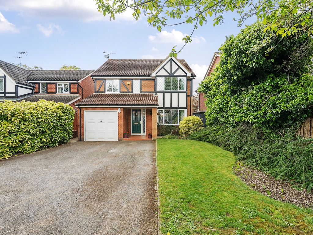 4 bed detached house for sale in Charlton Close, Wokingham, Berkshire