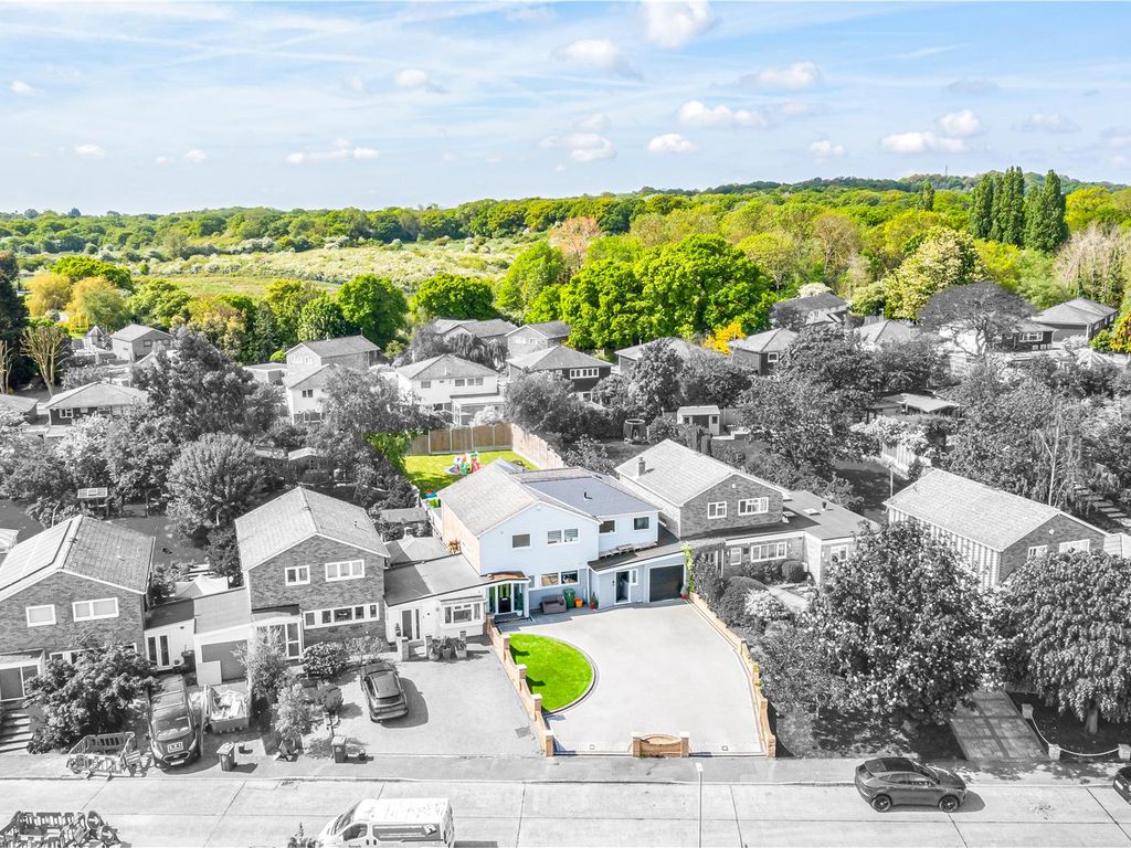 4 bed detached house for sale in Gaynesford, Lee Chapel South SS16 Zoopla