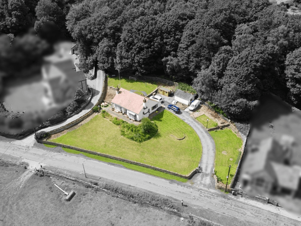 3 bed bungalow for sale in High Hoyland Lane, High Hoyland, Barnsley