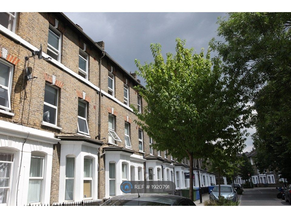 3 bed flat to rent in Chatham Street, London SE17, £3,012 pcm Zoopla