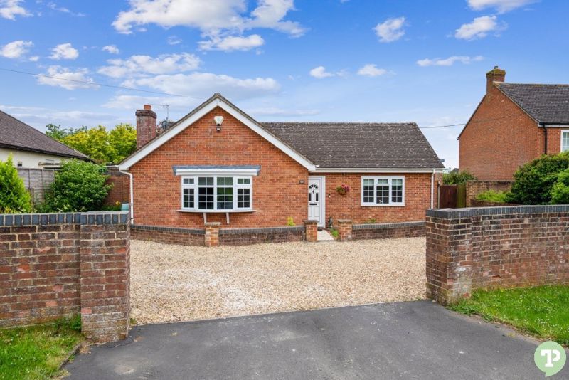 3 bed bungalow for sale in Wheatley Road, Garsington, Oxford OX44 Zoopla