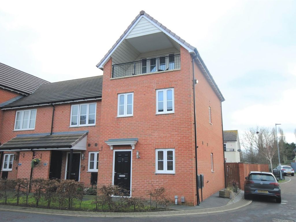 3 bed town house for sale in Riverside Way, Castleford WF10 Zoopla