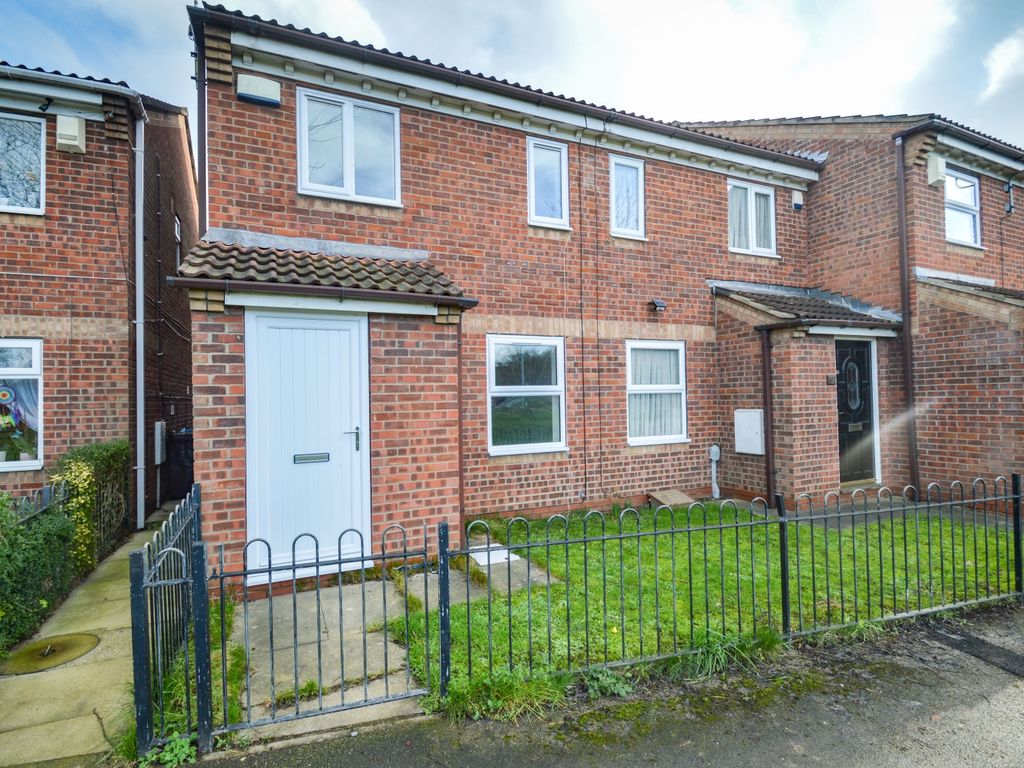 2 bed terraced house to rent in Hampstead Court, Hull, Yorkshire HU3