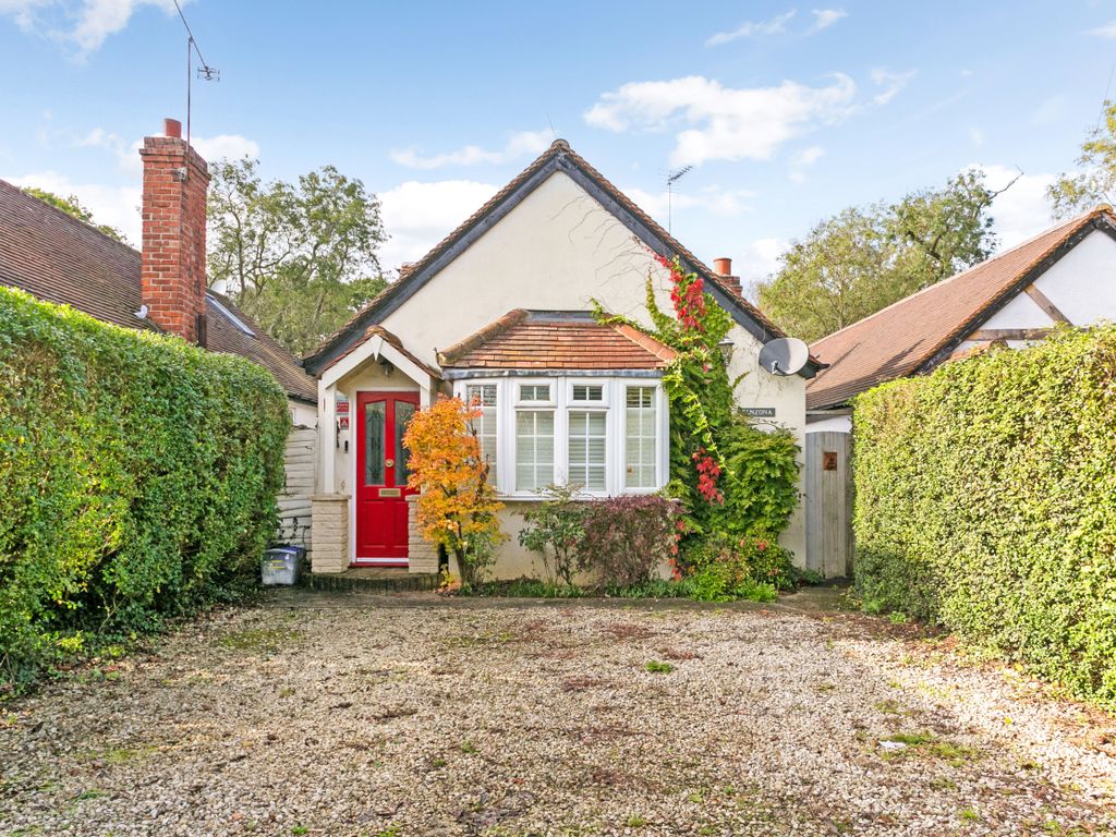 3 bed detached house for sale in Ascot Road, Maidenhead SL6, £525,000