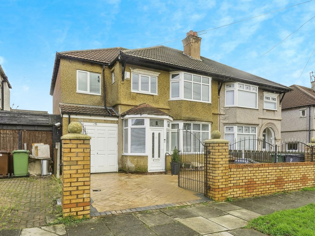 5 bed semidetached house for sale in Larchwood Drive, Bebington