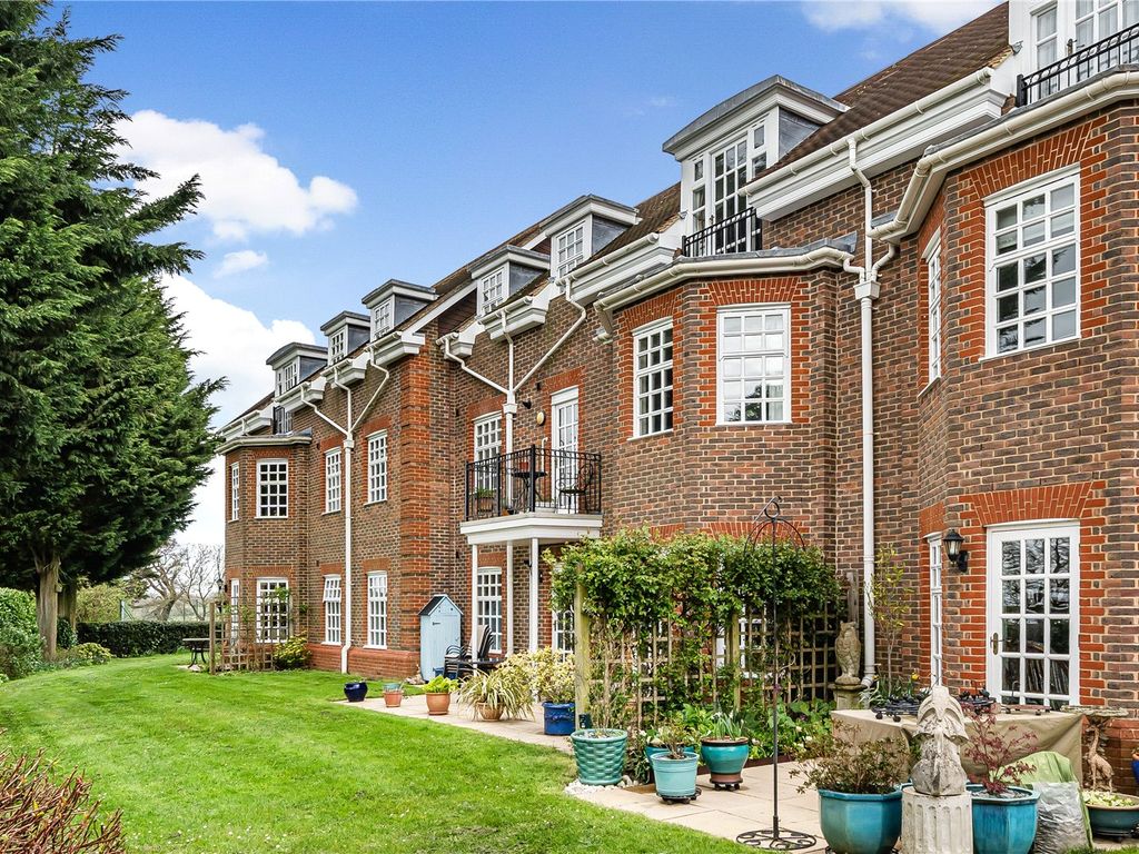 2 bed property for sale in Lady Cooper Court, Castle Village