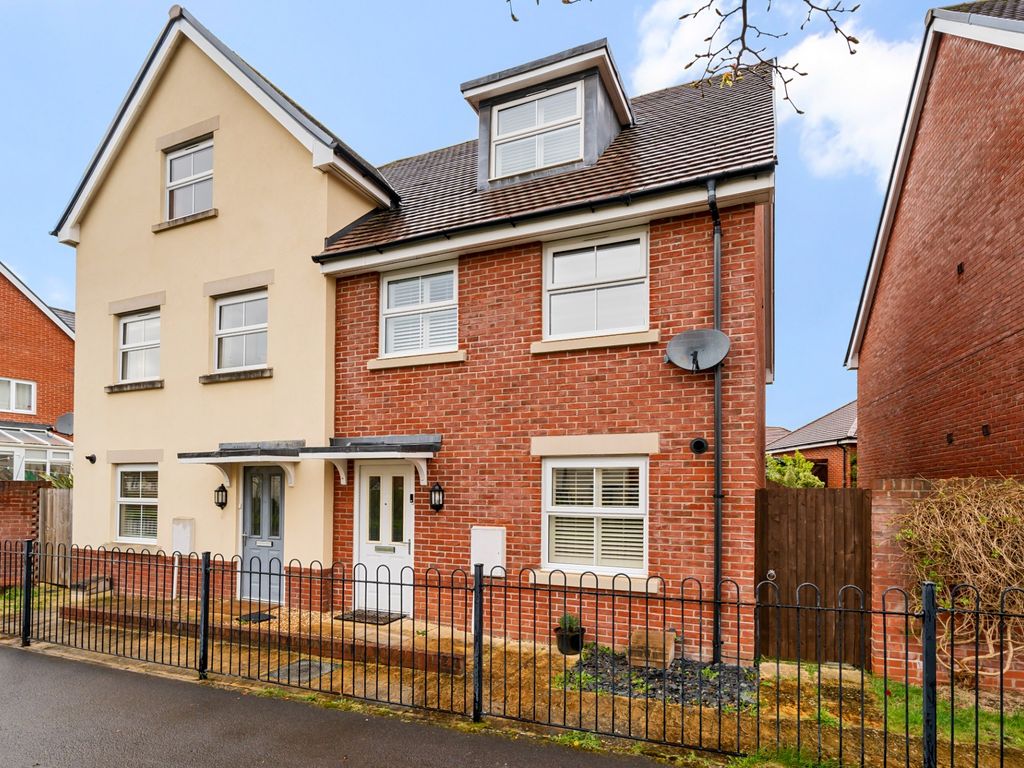 3 bed semidetached house for sale in Olympic Park Road, Andover SP11