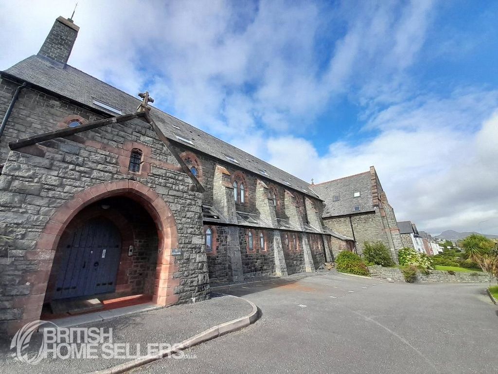 1 bed flat for sale in Porthmadog Road, Criccieth, Gwynedd LL52, £
