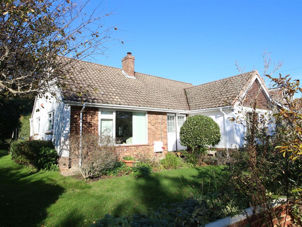 3 bed detached bungalow for sale in Haglane Copse, Pennington, Lymington SO41 Zoopla
