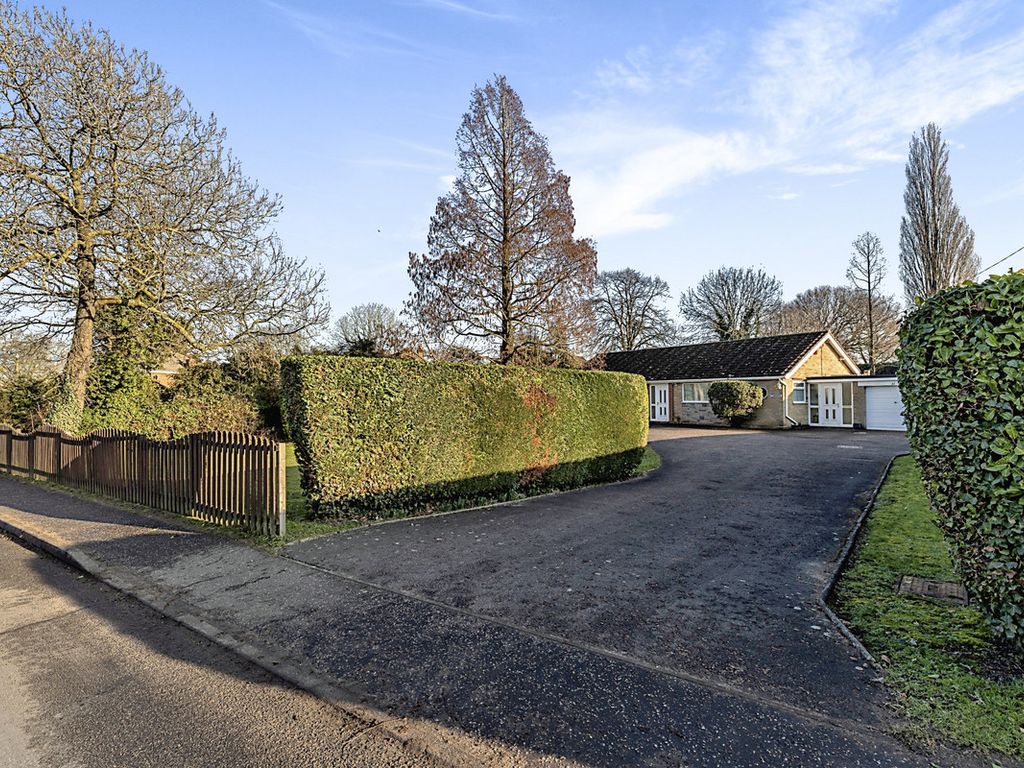 3 bed detached bungalow for sale in School Lane, Little Melton NR9 Zoopla