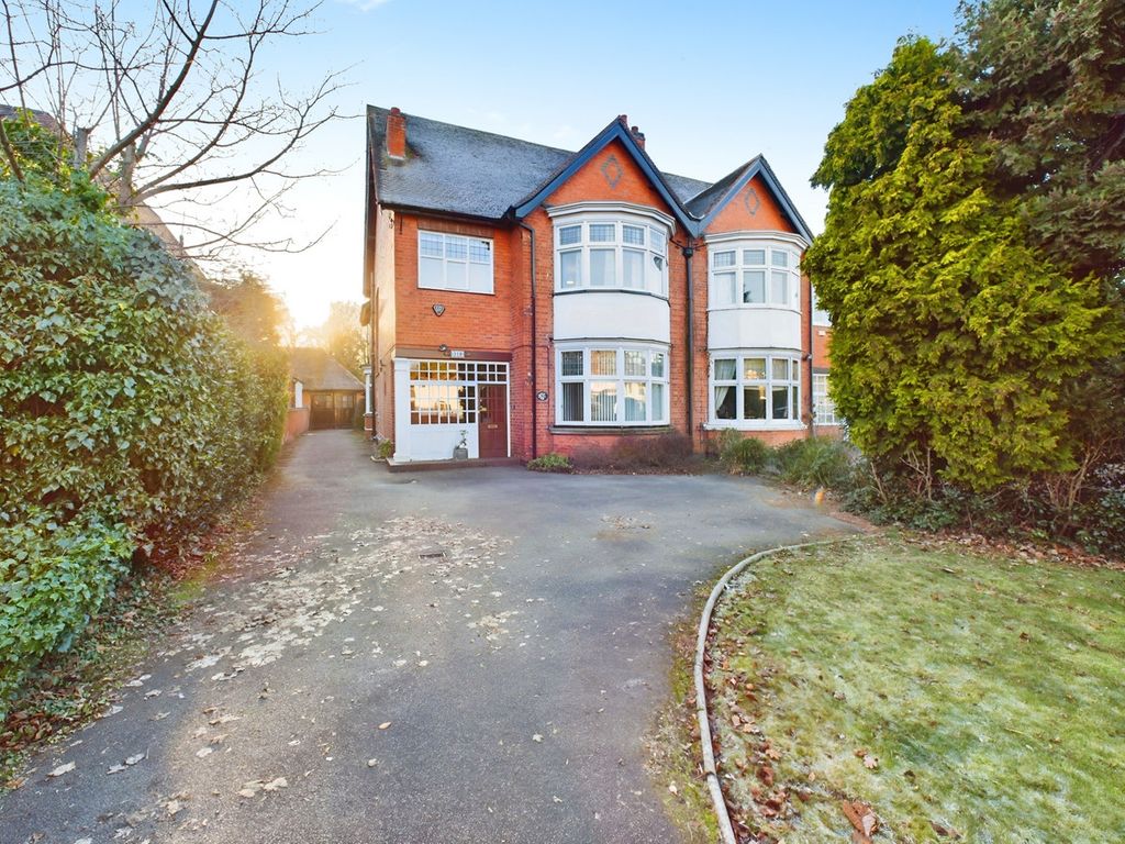 4 bed semidetached house for sale in Uppingham Road, Leicester LE5, £