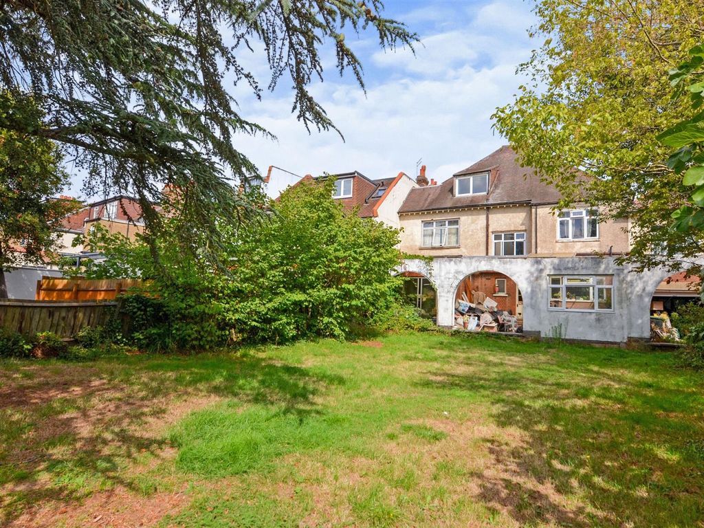 6 bed property for sale in Powys Lane, London N13 Zoopla