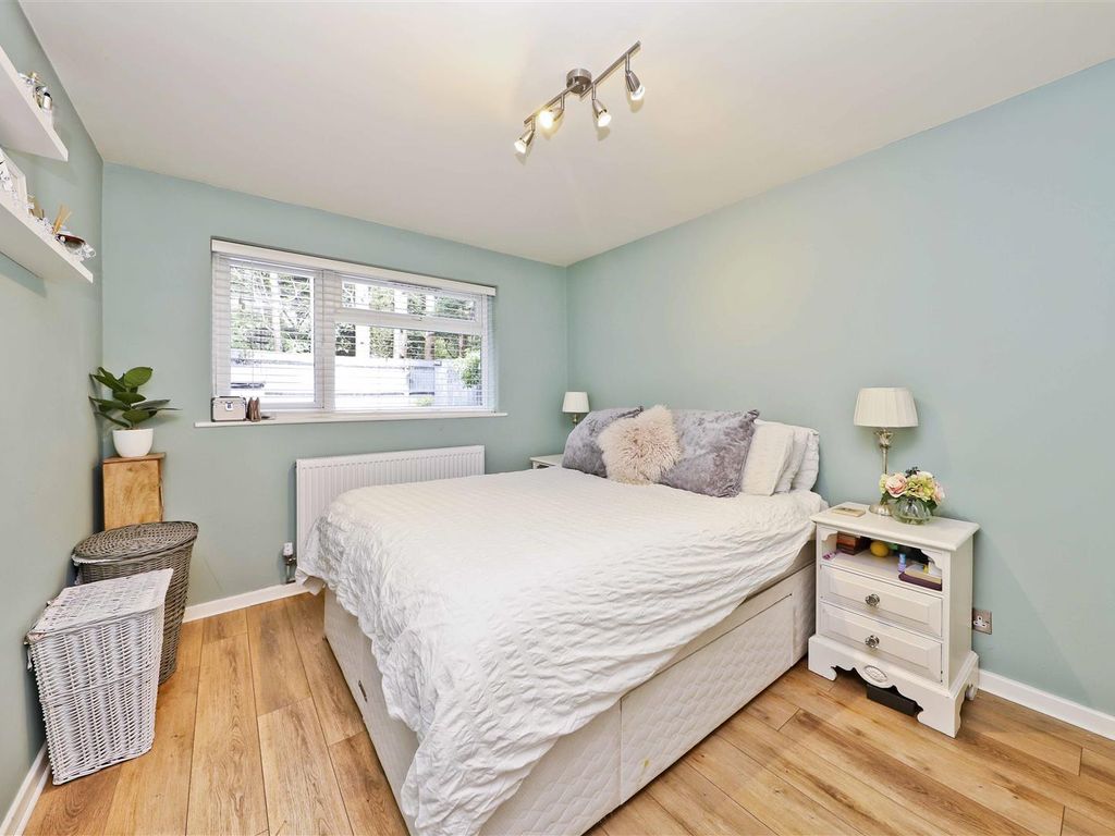 1 bed for sale in Beeton Close, Pinner HA5 Zoopla