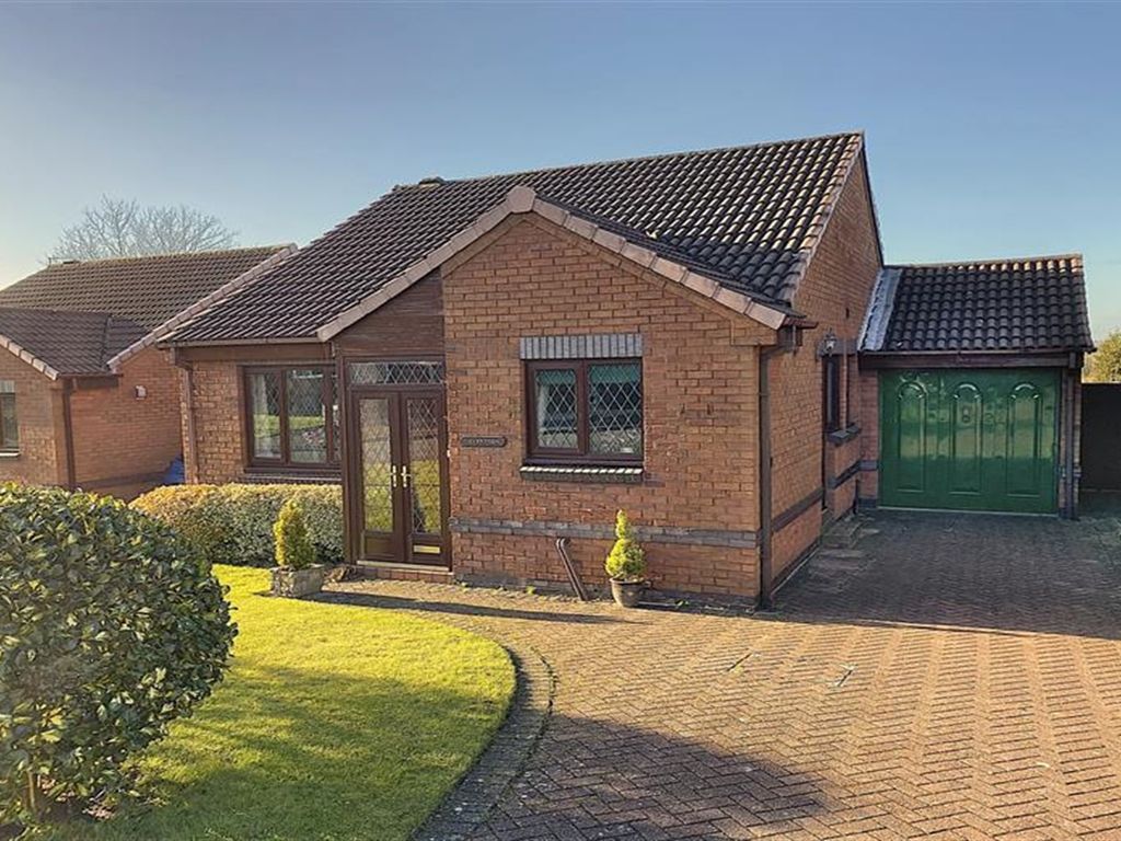 2 bed detached bungalow for sale in Harvest Road, Macclesfield SK10, £
