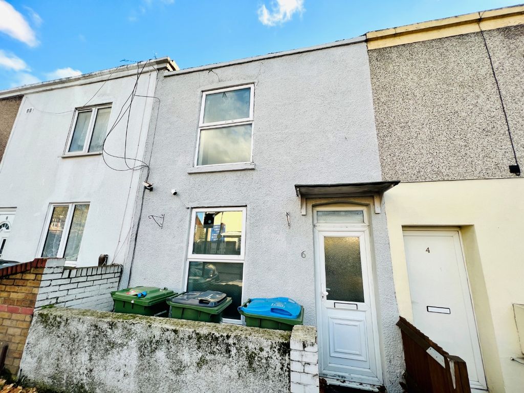 2 bed terraced house to rent in Brewery Road, Plumstead, London SE18