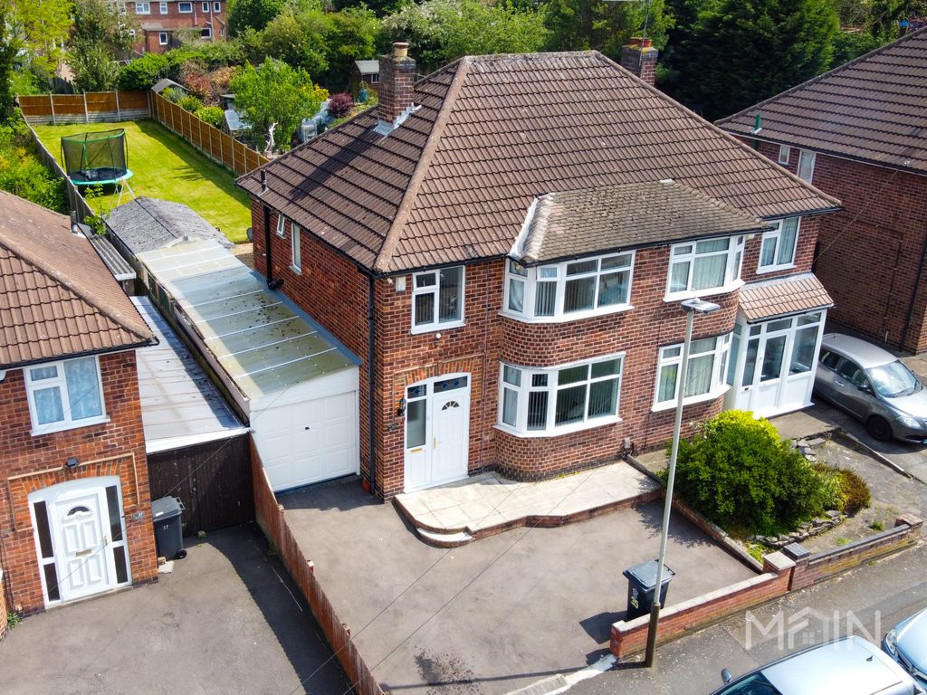 3 bed semidetached house for sale in Lynmouth Road, Leicester