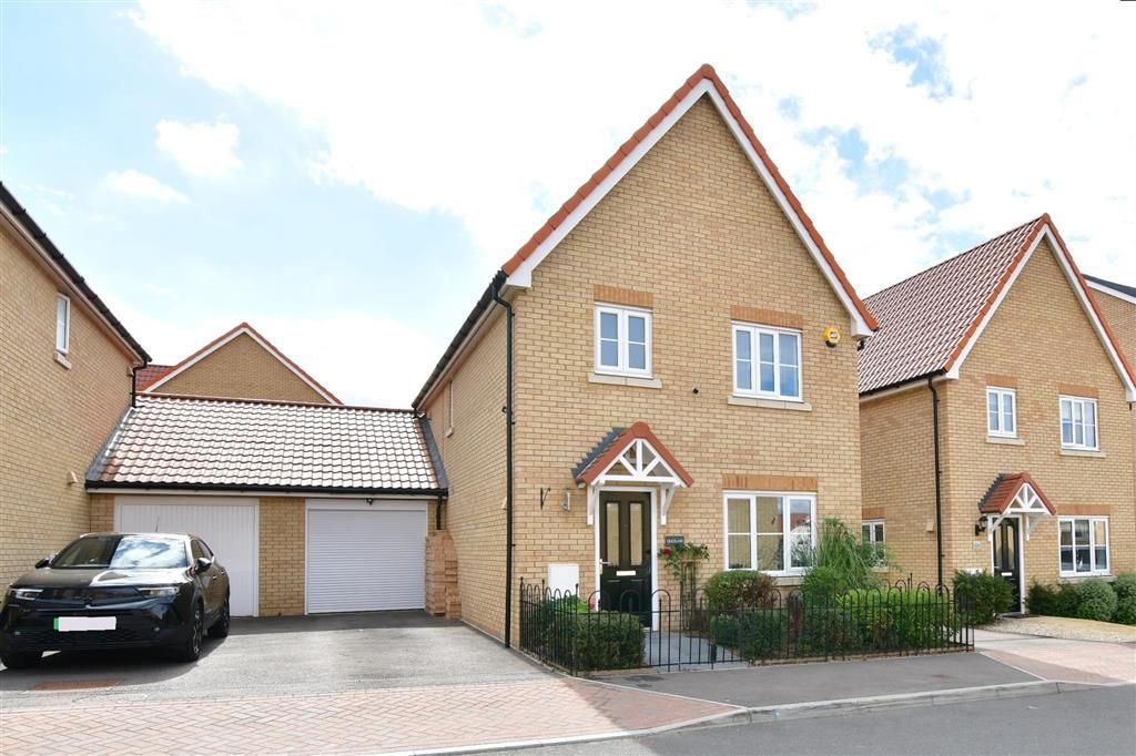 3 bed detached house for sale in Sparrow Drive, Chattenden, Rochester, Kent ME3 Zoopla