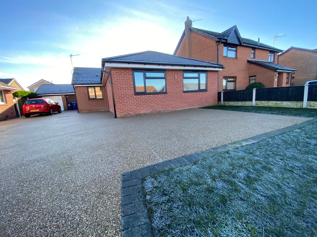 3 bed property to rent in Newhall Road, Kirk Sandall, Doncaster DN3, £