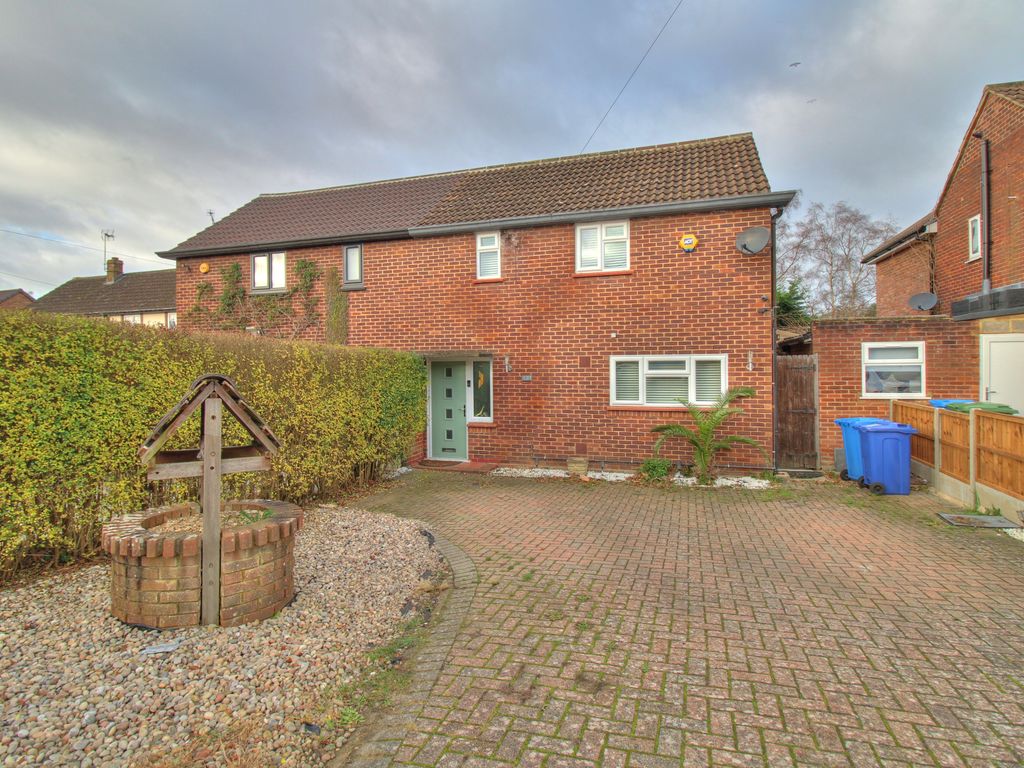 3 bed semidetached house for sale in Branksome Hill Road, College Town