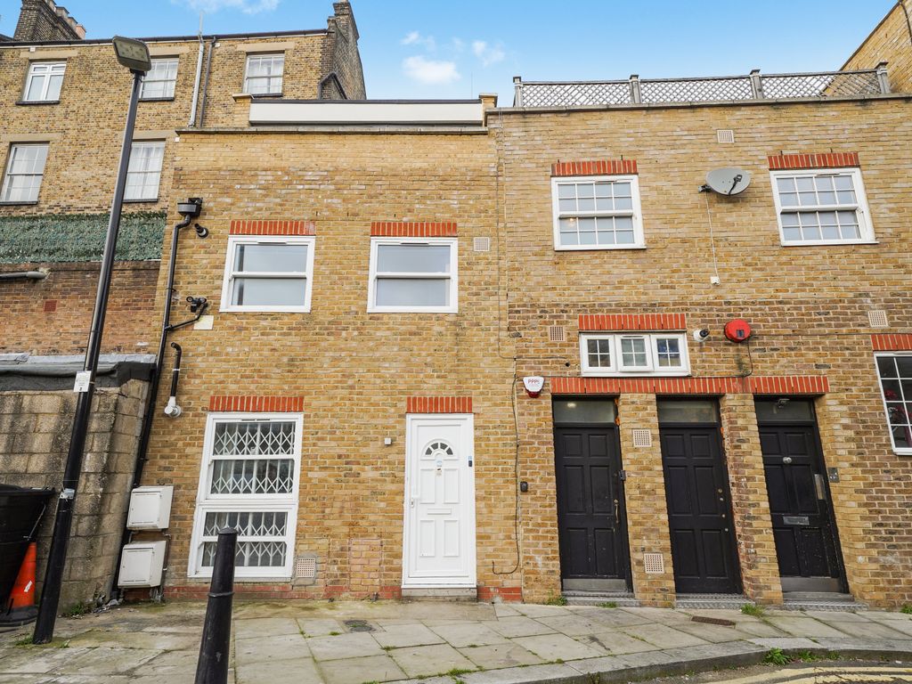 3 bed terraced house to rent in Granby Street, London E2, £3,995 pcm