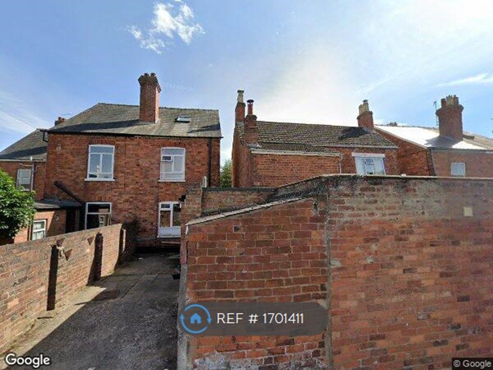 5 bed semidetached house to rent in Happy Land North, Worcester WR2