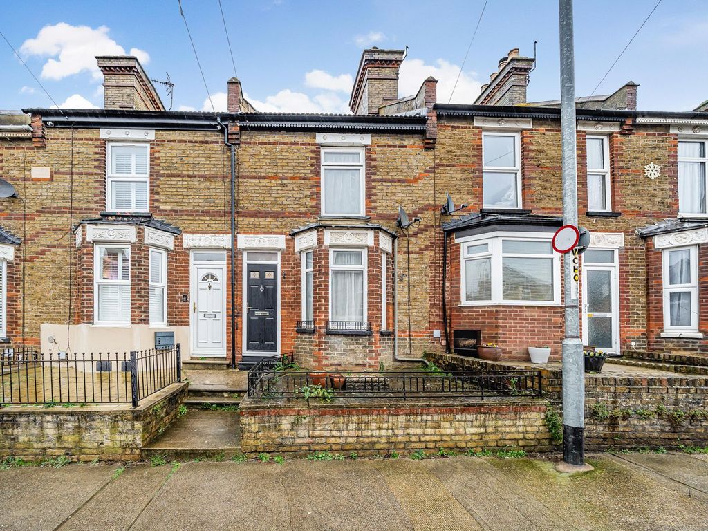 3 bed terraced house for sale in Whitstable Road, Faversham ME13, £
