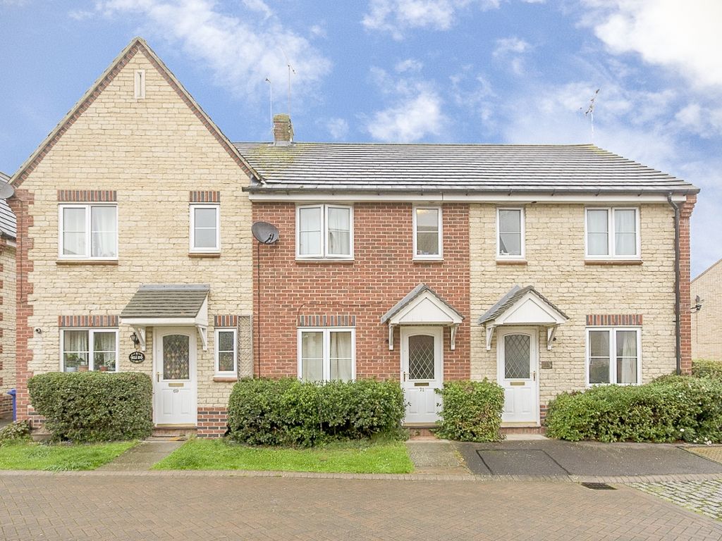 2 bed terraced house to rent in Corncrake Way, Bicester OX26, £1,300