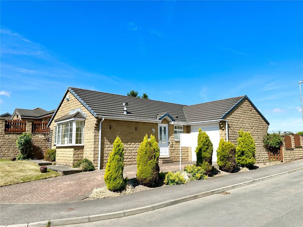 3 bed bungalow to rent in Heather Fold, Skelmanthorpe, Huddersfield