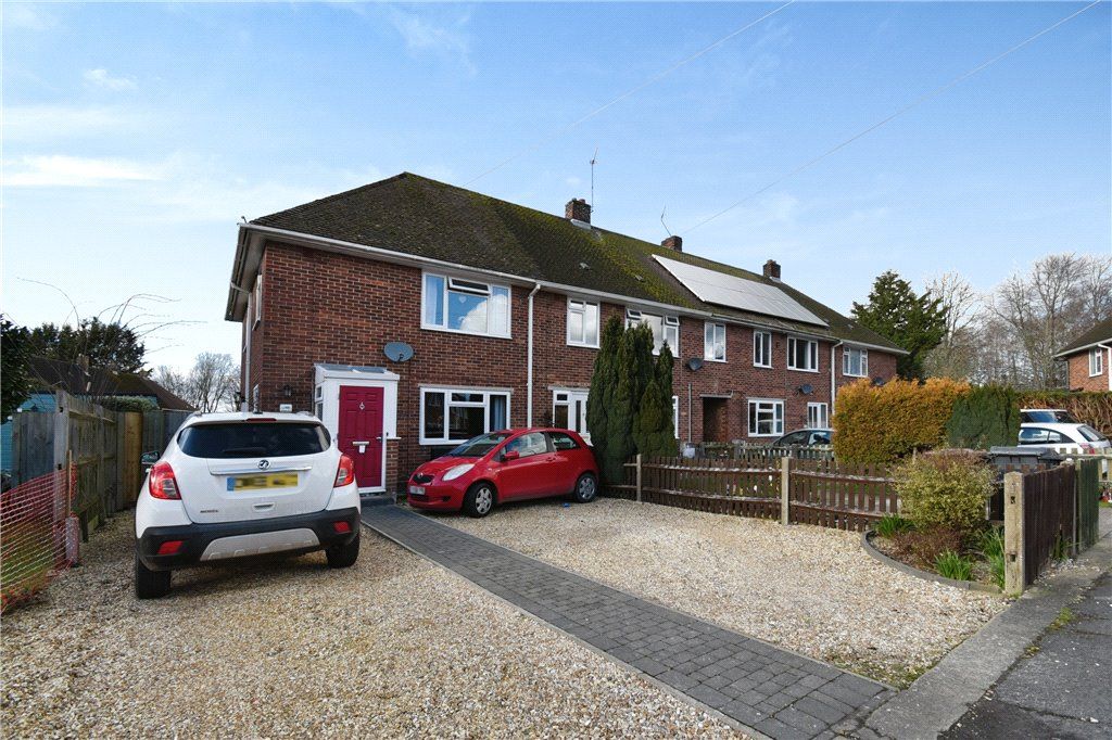 3 bed end terrace house for sale in Mitchells Close, Romsey, Hampshire