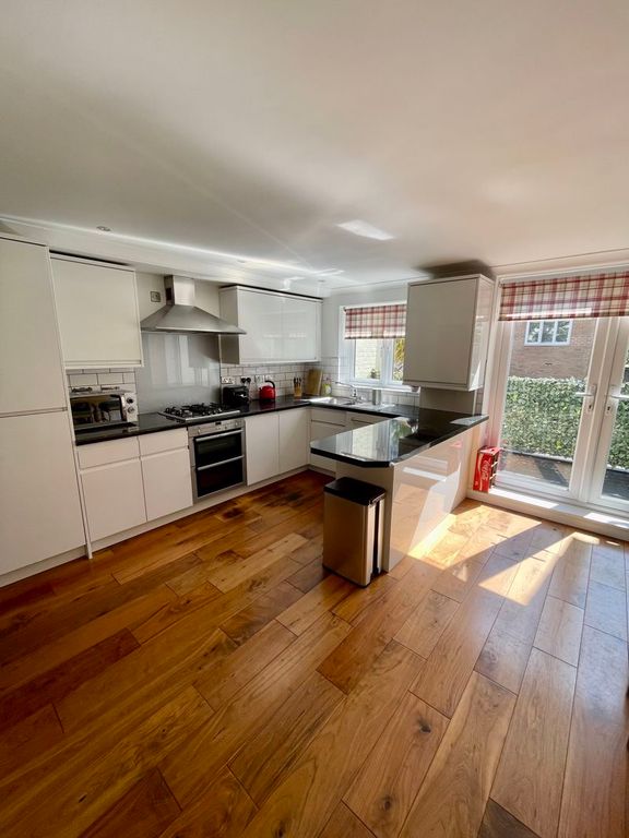 3 bed terraced house to rent in Norwich Avenue, Westbourne, Bournemouth
