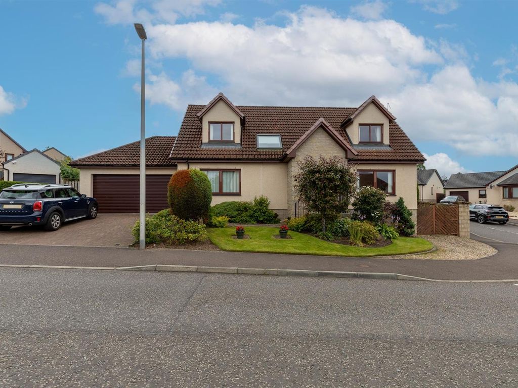 4 bed detached house for sale in Hutchison Drive, Scone, Perth PH2, £382,500 Zoopla