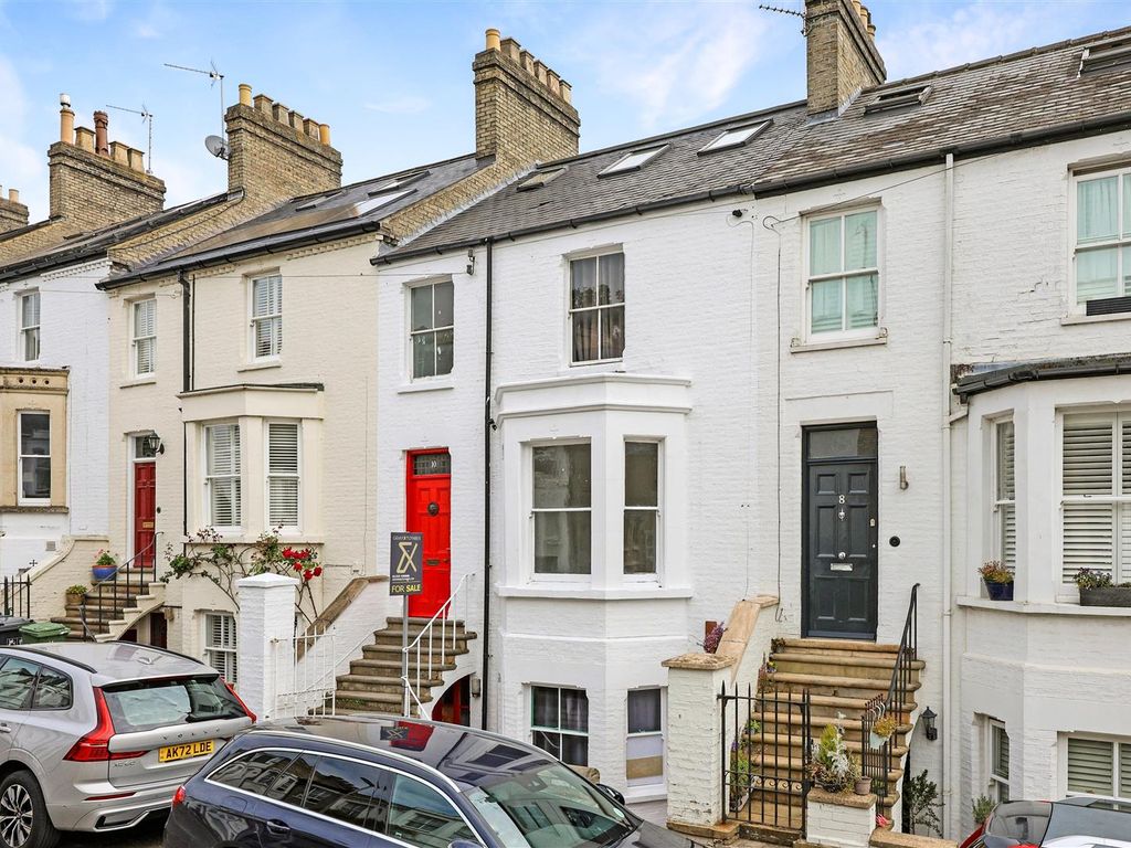 5 bed town house for sale in Hertford Street, Cambridge CB4, £900,000