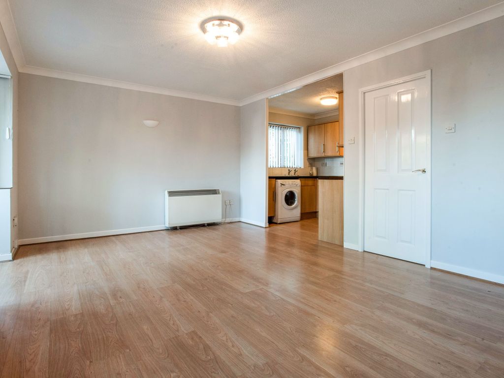 2 bed flat to rent in Sandy Lane, Church Crookham, Fleet GU52 Zoopla