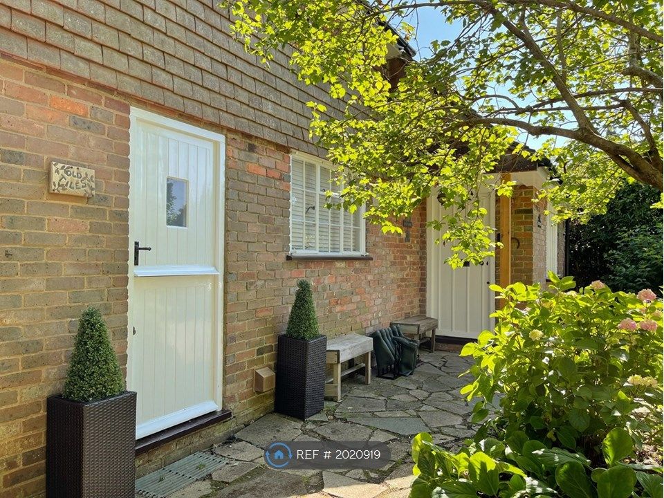 2 bed detached house to rent in Mark Cross, East Sussex TN6, £1,850 pcm