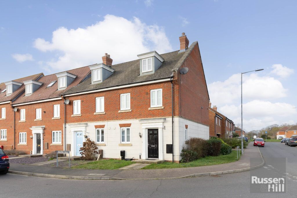 4 bed semidetached house for sale in Dolphin Road, The Hampdens, New Costessey NR5, £290,000